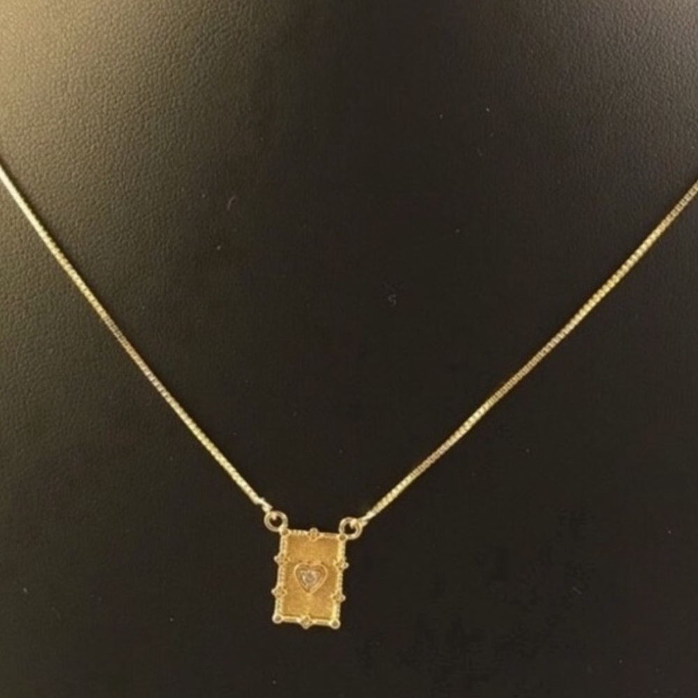 18k Gold Heart Plaque Necklace - Picture 6 of 8